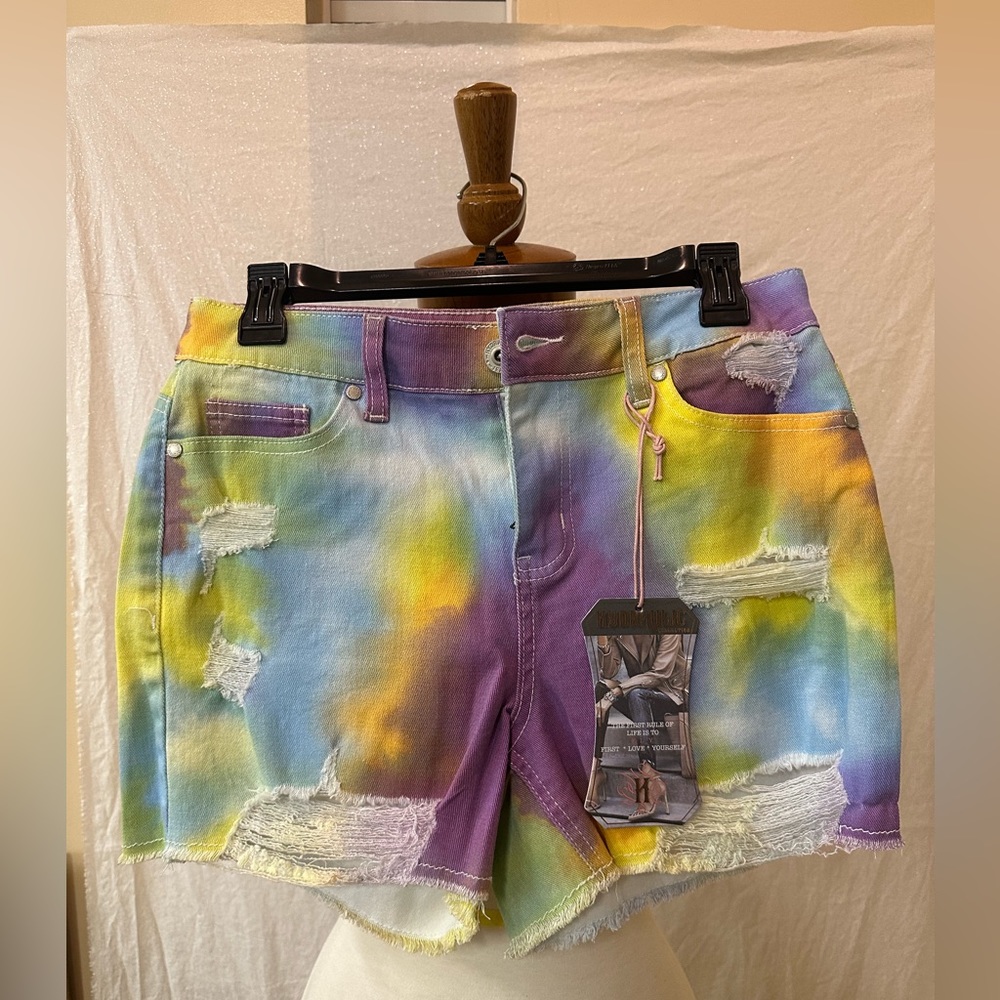 Hydraulic multi color shorts factory distressed size 6 NWT.